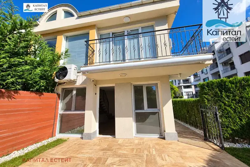 Two-storey house with 3 rooms near the beach in Sveti Vlas