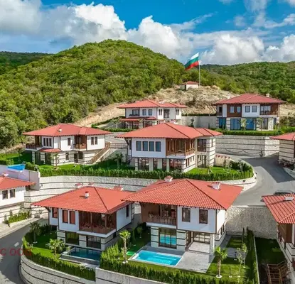 Photo 2 — Two-storey house with 3 bedrooms in Sveti Vlas with sea view