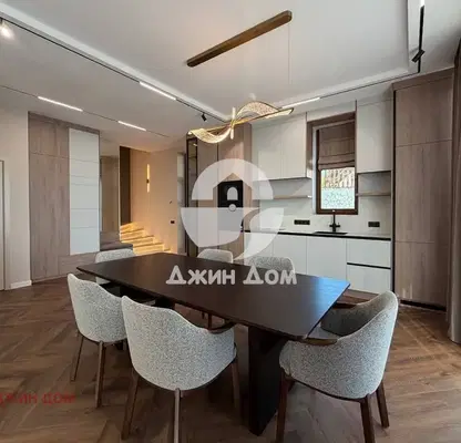 Снимка 5 — Просторна 5-стаен къща с басейн в Свети Влас, морска панорама