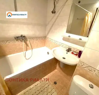 Снимка 4 — Триетажна къща с 3 спални и морска панорама в Свети Влас