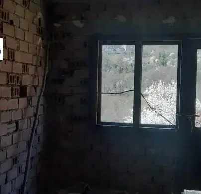 Снимка 5 — Масивна двуетажна къща с 11 помещения в Своге