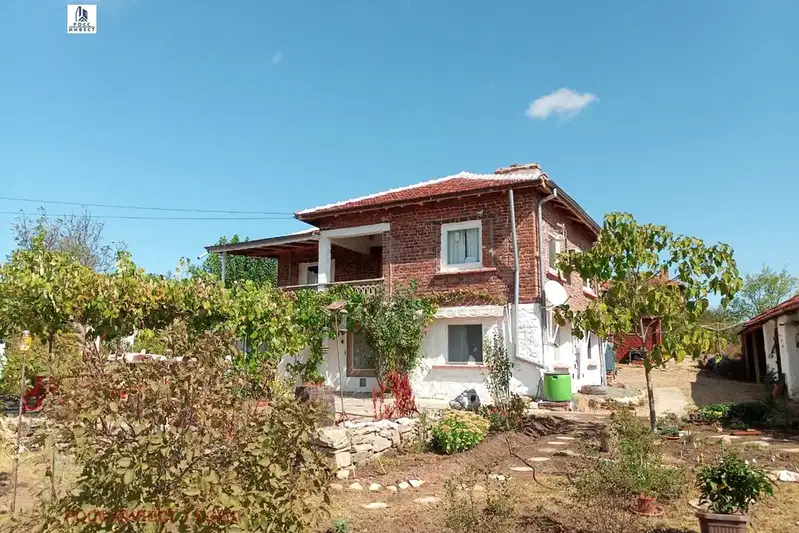 Two-storey house with yard in Kamenna Reka village, Haskovo region