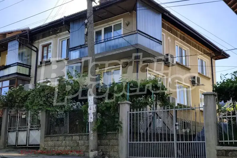 House with 4 rooms and garage in Troyan, Lovech region