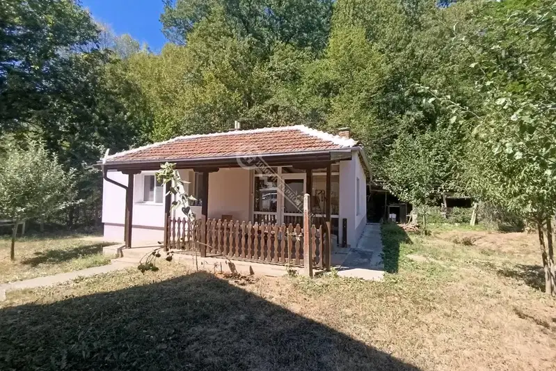 Two houses with yard in Tryavna, Gabrovo region