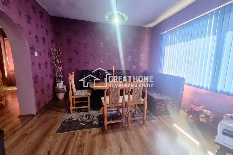 Brick house with 4 rooms and garage in Vabel district, Targovishte