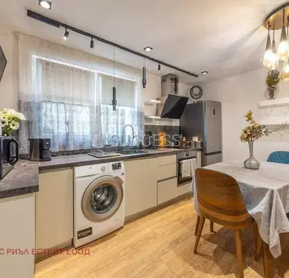 Photo 4 — 3-room house in Kolhozen pazar, Varna with yard