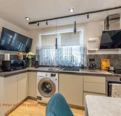 Photo 5 — 3-room house in Kolhozen pazar, Varna with yard