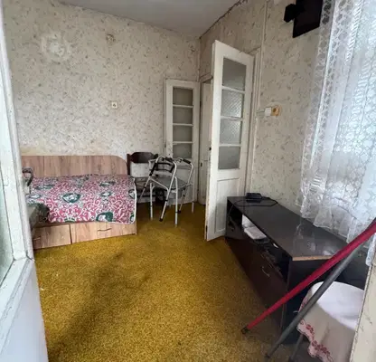 Photo 2 — House with yard in Kolhozen pazar, Varna, in need of renovation