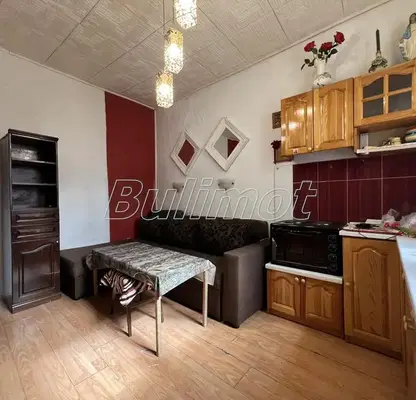 Photo 2 — 3-room house in Kolhozen pazar, Varna with yard