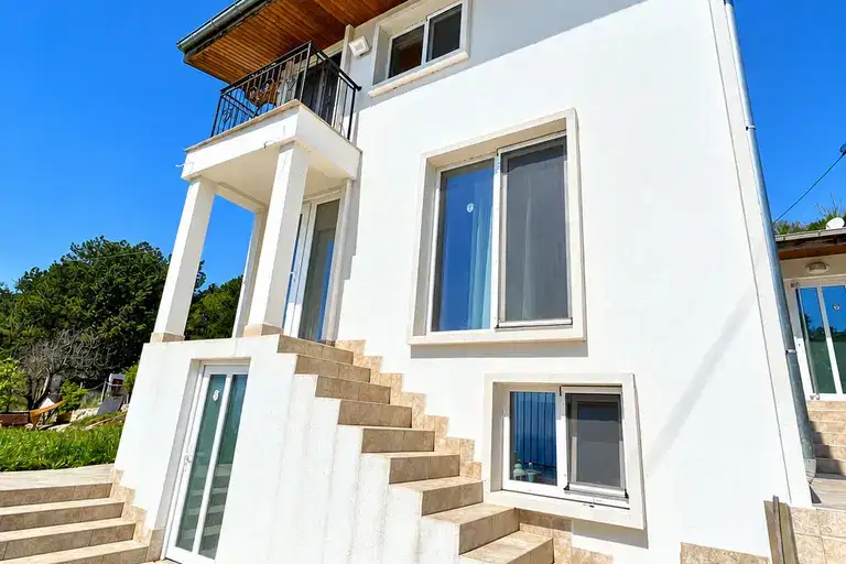 House in Varna, Akchelar