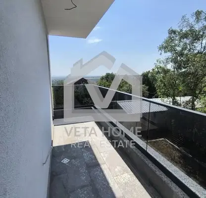 Photo 2 — Two-storey house with 4 rooms in m-t Borovets - south, Varna