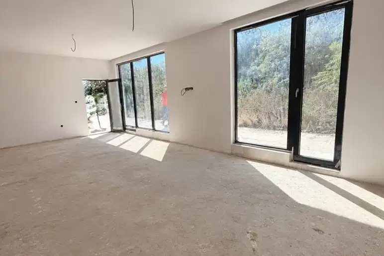 One-story house with 2 bedrooms in m-t Manastirski rid, Varna
