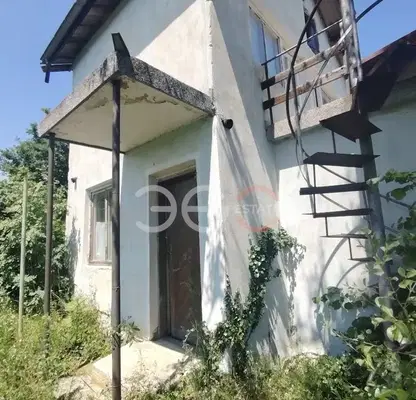 Снимка 3 — Къща с 5 стаи в м-т Перчемлията, Варна с двор 600 кв.м.