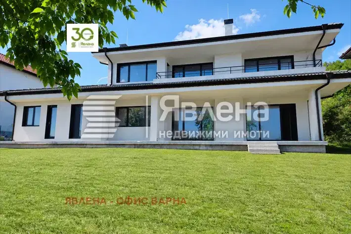 Spacious 4-bedroom house in Vinitsa, Varna with large yard