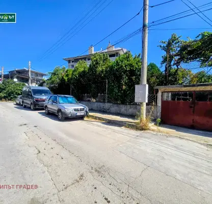 Photo 2 — Large house with yard in Vinitsa district, Varna