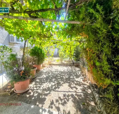 Photo 3 — Large house with yard in Vinitsa district, Varna