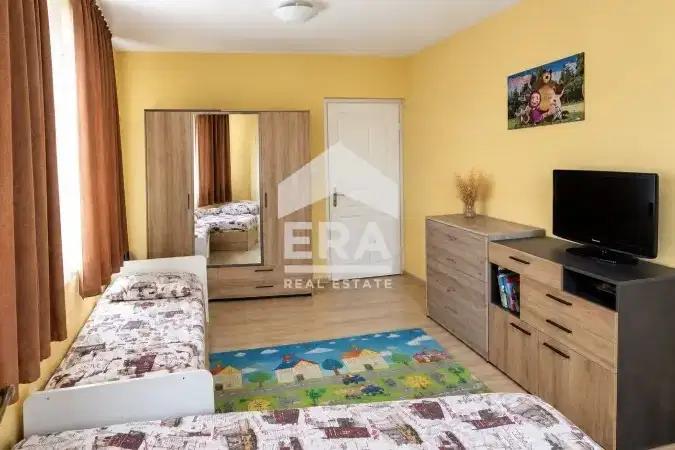 Two-storey house with yard in Varusha, Veliko Tarnovo
