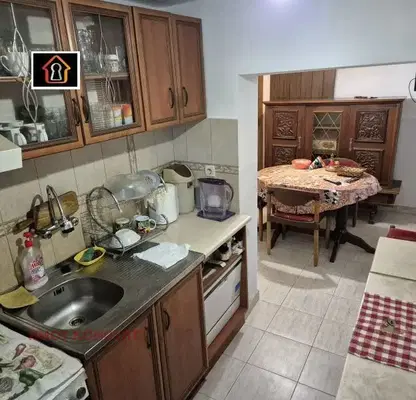 Снимка 2 — Къща с 3 спални и две тераси в кв. Бистрец, Враца