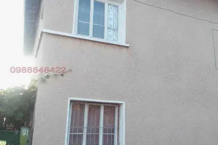 Two-storey house with large area in Dolno Ozirovo village, Montana region