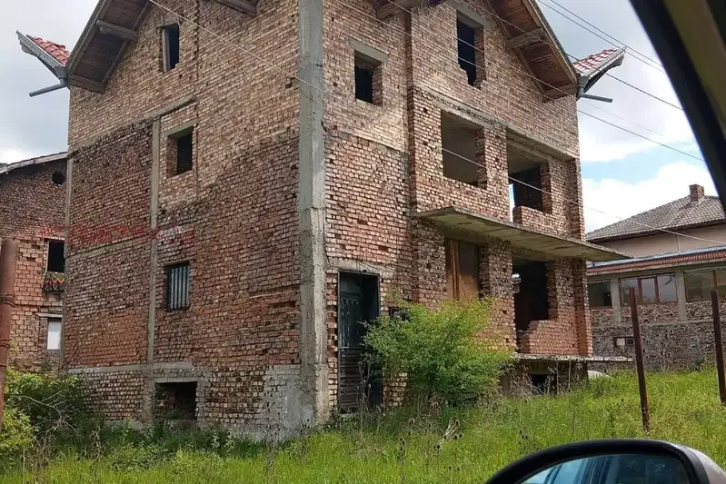 3-storey house with large yard in Yablanitsa, Lovech region