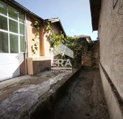 Photo 2 — House in Yambol, Borovec