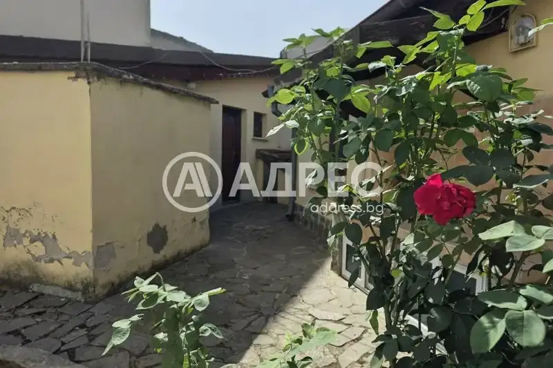 House with 3 rooms and yard in Kargon district, Yambol