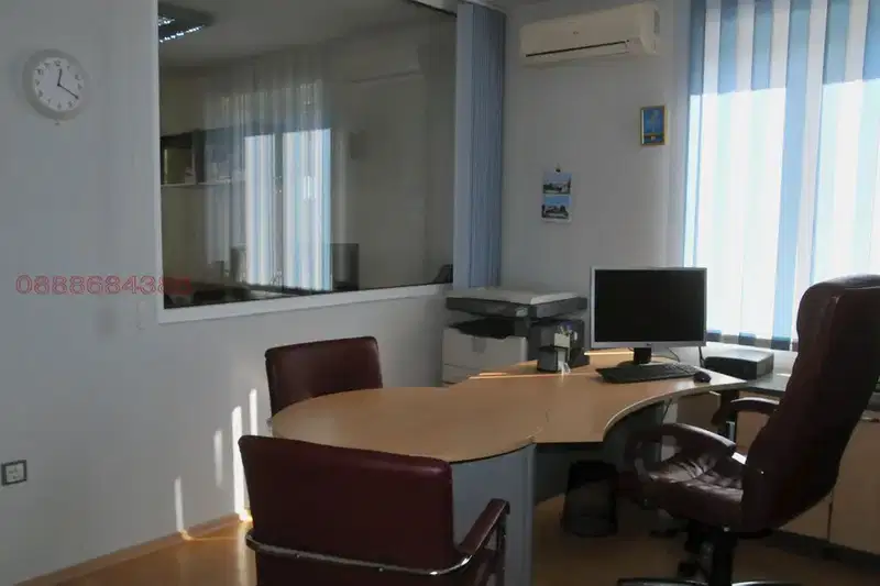 Office in Burgas, Centyr