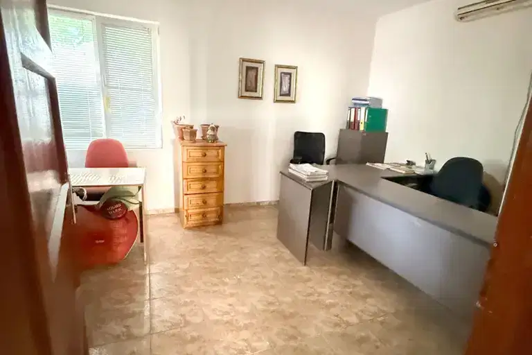 Office in Montana, Idealen Centyr