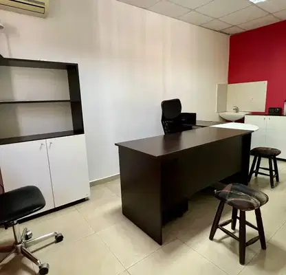 Photo 2 — Office in Montana, Idealen Centyr