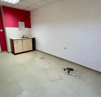Photo 3 — Office in Montana, Idealen Centyr