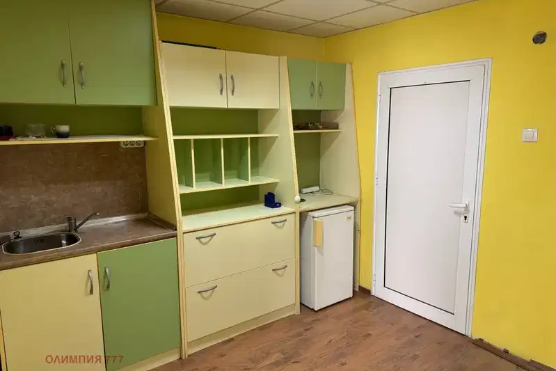 Office in Pleven, Idealen Centyr