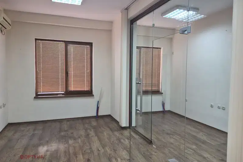 Office in Ruse, Centyr