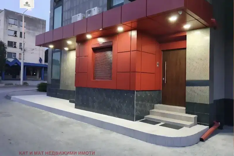 Офис в Русе, Здравец Изток