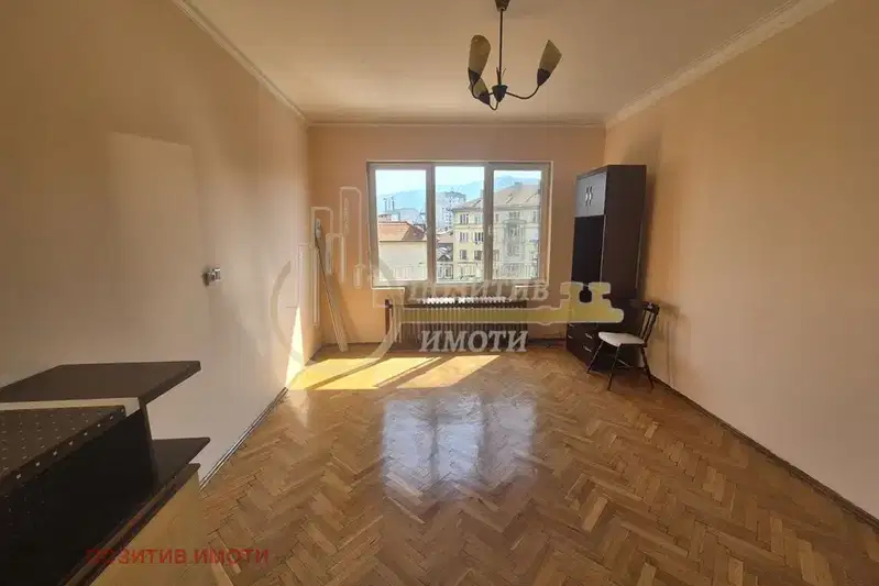 Office in Sofia, Centyr