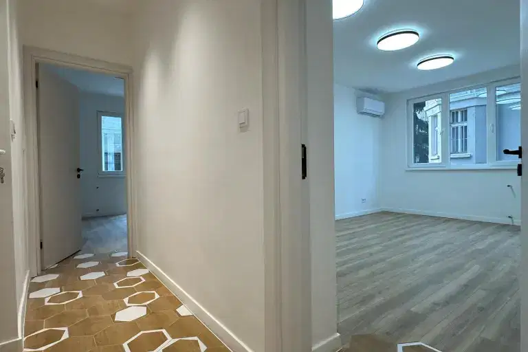 Офис в София, Център