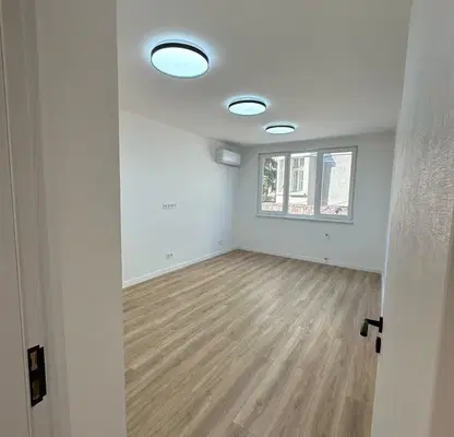 Photo 2 — Office in Sofia, Centyr