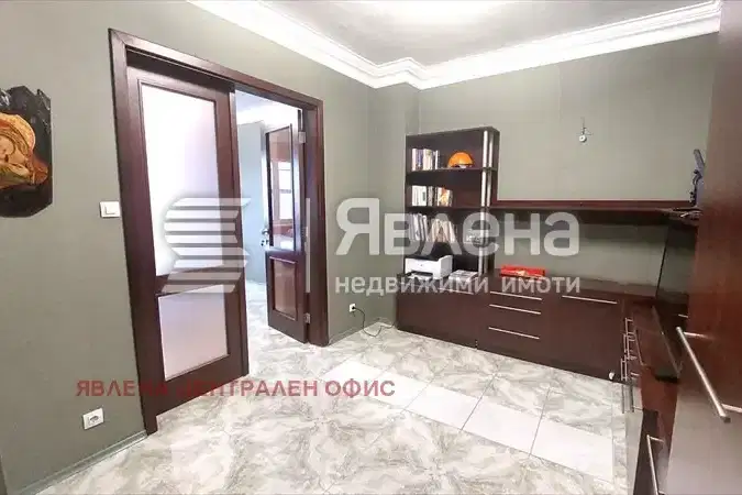 Офис в София, Център