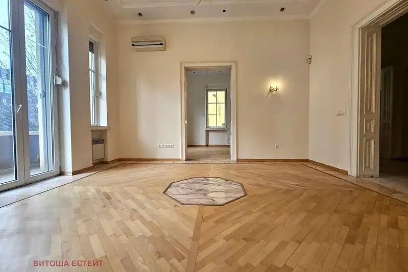Офис в София, Център
