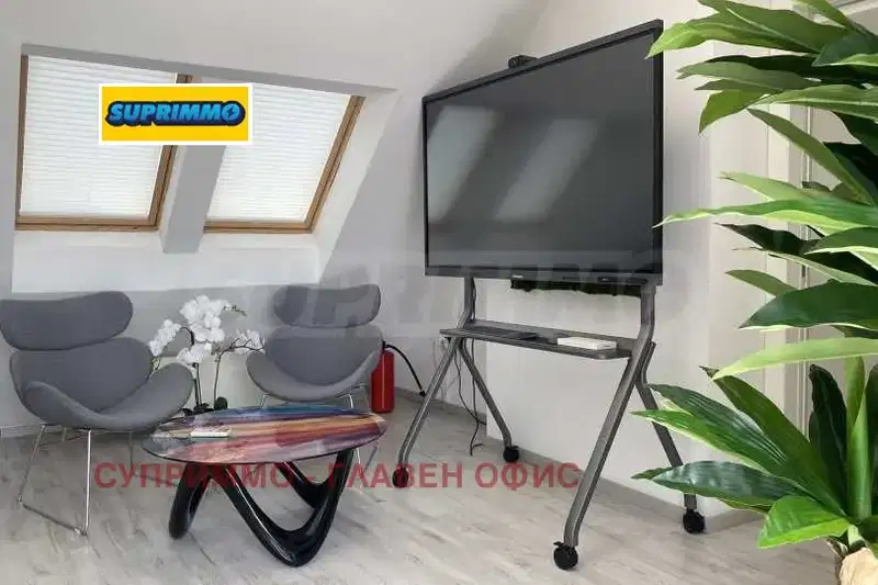 Office in Sofia, Centyr