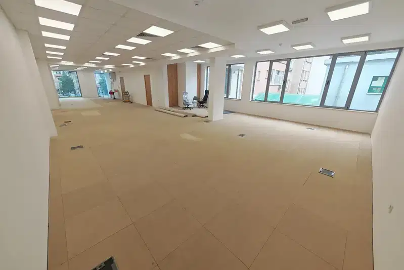 Office in Sofia, Centyr