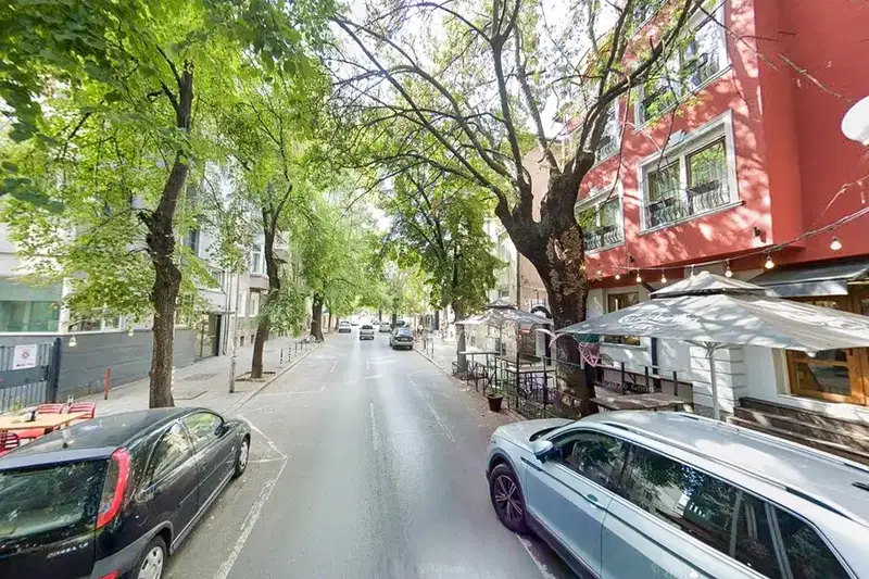 Office in Sofia, Doktorski Pametnik