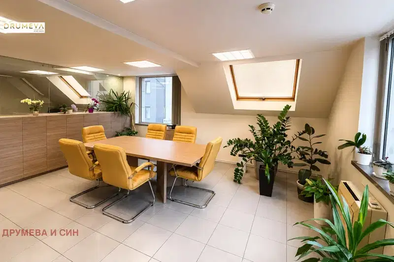 Office in Varna, Centyr