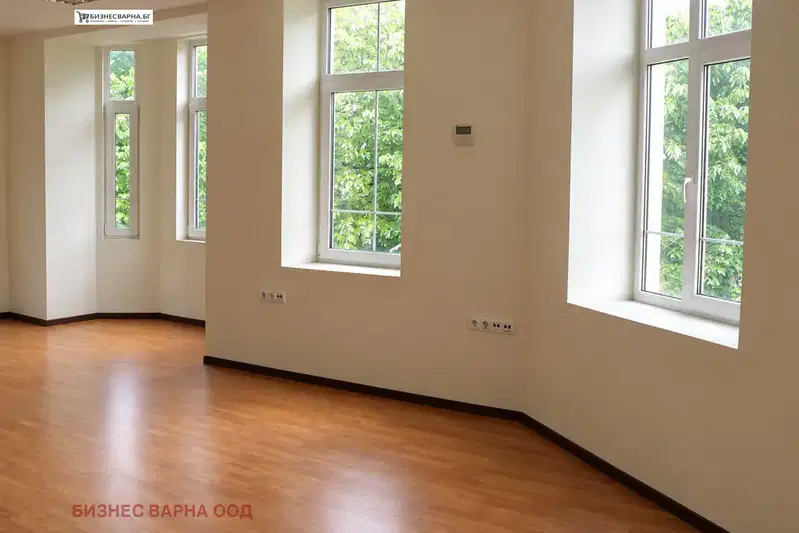 Office in Varna, Centyr