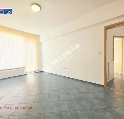 Снимка 2 — Офис във Варна, Кайсиева градина