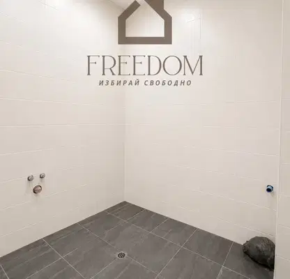 Photo 3 — Office in Varna, Kolhozen Pazar