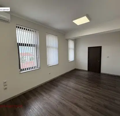 Photo 3 — Office in Vraca, Centyr