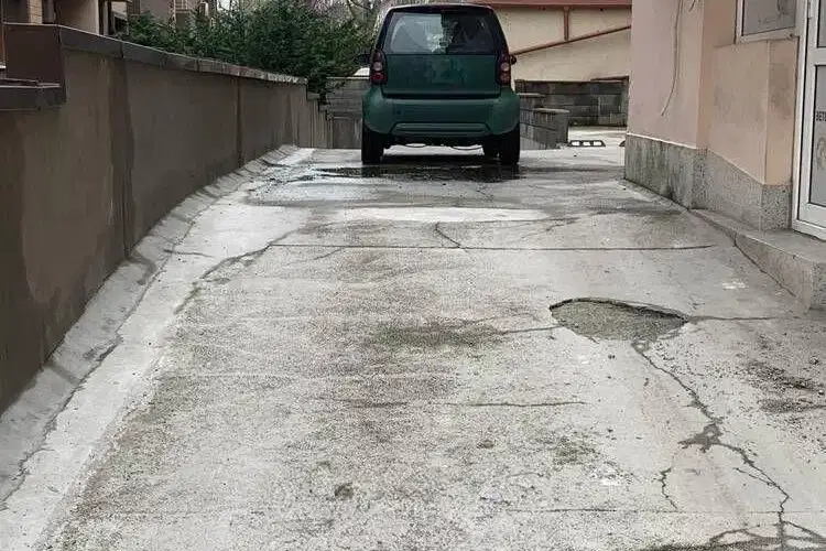 Parking Spot in Burgas, Bratya Miladinovi