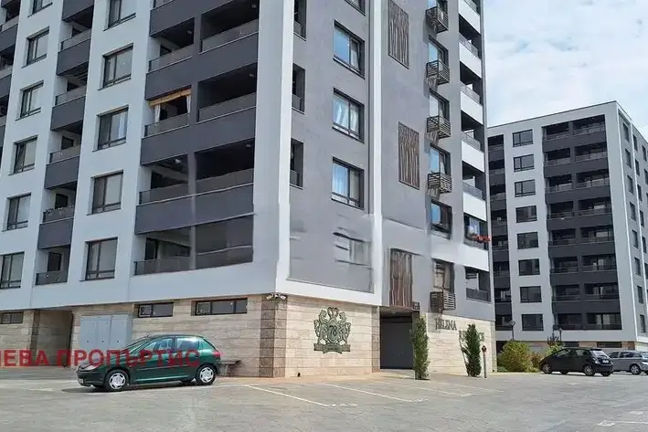 Garage in Burgas, Horizont