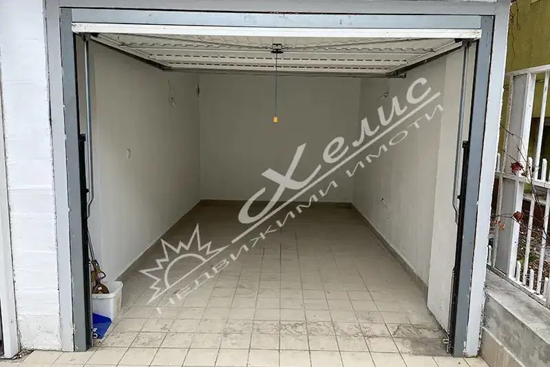 Garage in Burgas, Vyzrajdane