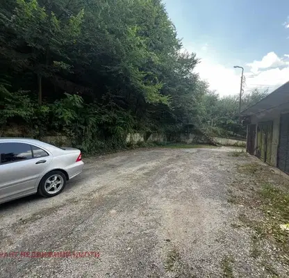 Photo 3 — Garage in Gabrovo, Borovo